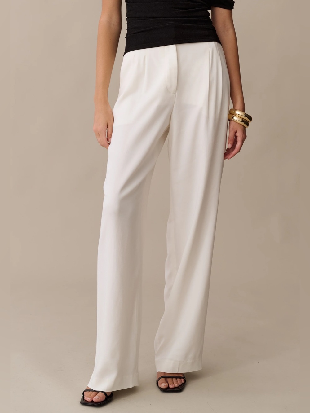 CARA Wide Leg Cherry Pants in White Size 2 Like New
